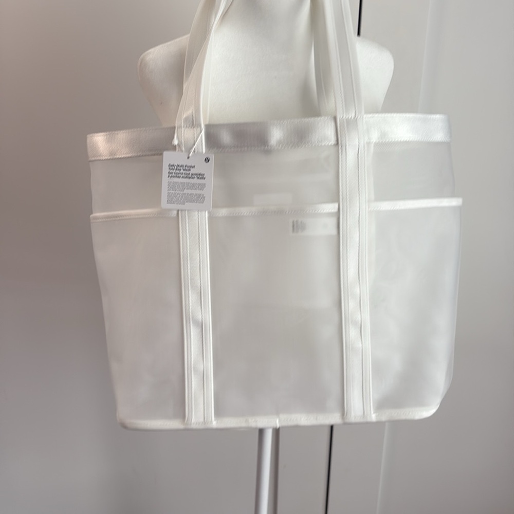 NWT Lululemon Daily Multi- Pocket Mesh Tote Bag 20L - Picture 9 of 10